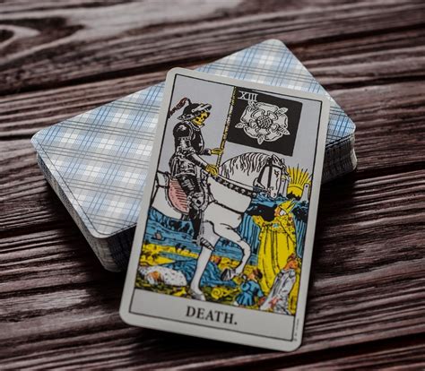 cartas que indican muerte en el tarot|Cartas de Tarot que Indican Fallecimiento: ¿Qué Significan y。